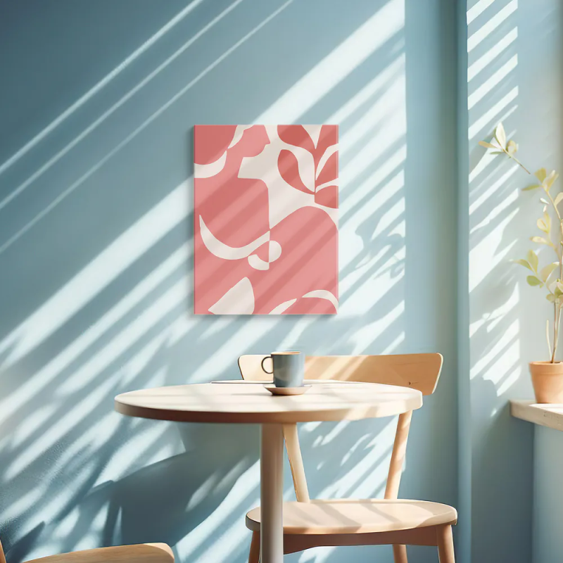 Cuadro en lienzo abstracto con formas orgánicas coral y fondo crema de estilo minimalista