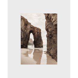 Santuario, arco de roca entre acantilados junto al mar | Lienzo tensado en bastidor | LASACA